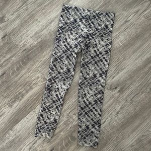 SPANX Gray Abstract Print Seamless Compression Cropped Leggings xs